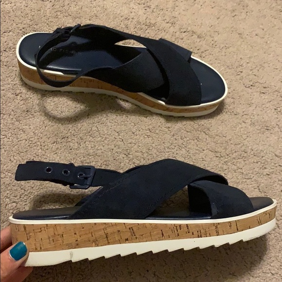 Marc fisher raised open flats - Picture 3 of 3